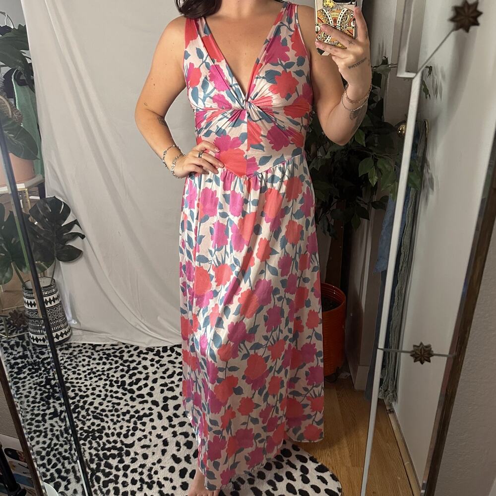 Olga 1970s Vintage Bodysilk Floral V-Neck Night Gown Pink Size Large